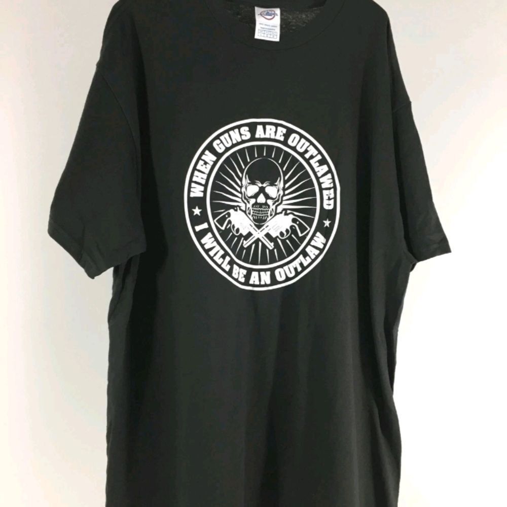 Black Graphic Mens T-Shirt When Guns Are Outlawed I Will Be An Outlaw T Shirt L